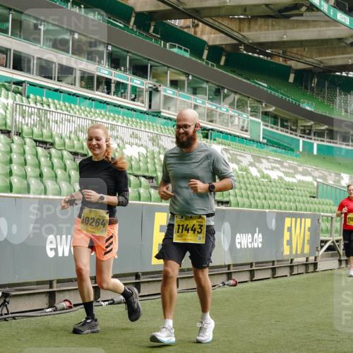 13.09.2026 - 21. swb-Marathon Bremen Michael Burmester http://msf.ph/oto/10426419 13.09.2026 10:49:42 Laufen im Stadion 10407, 10413, 10627, 10667, 10710, 10754, 11031, 11254, 11266, 11541, 11712, 11780, 11851, 11942, 11980, 12440, 12471, 12542, 10137, 10161, 10194, 10202, 10242, 10344, 10349, 10430, 10472, 10524, 10535, 10568, 10600, 10651, 10895, 10933, 10970, 11050, 11181, 11200, 11244, 11296, 11309, 11367, 11457, 11529, 11530, 11546, 11573, 11574, 11579, 11639, 11675, 11709, 11760, 11821, 12089, 12153, 12177, 12178 meine-sportfotos.de