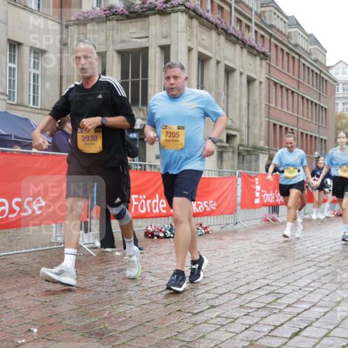 13.09.2026 - Kiel Lauf Yannick Fuchs http://msf.ph/oto/10426427 13.09.2026 11:04:25 Ziel 567, 1554, 2298, 2654, 2662, 2750, 2758, 3140, 3141, 3195, 3961, 3963, 4155, 4870, 6010, 6310, 6962, 6963, 7157, 7451, 7686, 8835, 8956, 9067, 9806, 9980, 9987, 11050, 12179, 460, 978, 1089, 1204, 1316, 1699, 1902, 1906, 2062, 2262, 2930, 3120, 3336, 3378, 4936, 5007, 5008, 5806, 6092, 7016, 7205, 7413, 7764, 8107, 9180, 10130, 10567, 10776, 10856, 11151, 11152, 11381, 11856, 12465, 711, 1228, 1289, 1431, 4200, 4758, 4759, 5963, 6752, 8697, 8950, 8951, 12826 meine-sportfotos.de