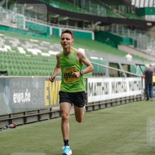 13.09.2026 - 21. swb-Marathon Bremen Michael Burmester http://msf.ph/oto/10426446 13.09.2026 10:16:45 Laufen im Stadion 10597, 12272, 13501, 13510, 13515, 13517, 13522, 13542, 13547, 13561, 13567, 13569, 13576, 13579, 13623, 13627, 13635 meine-sportfotos.de