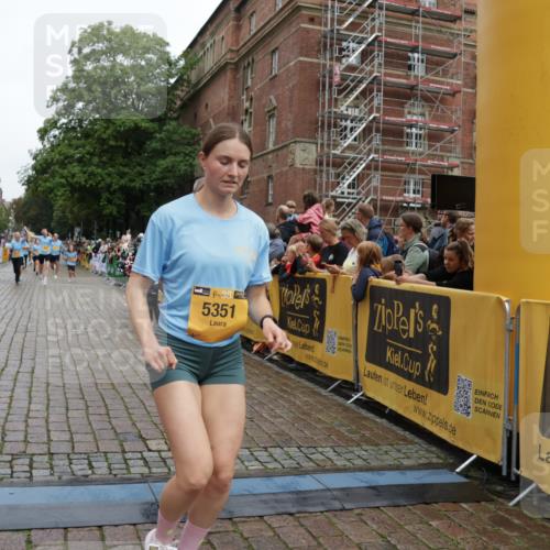 13.09.2026 - Kiel Lauf Yannick Fuchs http://msf.ph/oto/10426484 13.09.2026 09:47:03 Ziel 1402, 2759, 2779, 4238, 4940, 5217, 5351, 6074, 6207, 7731, 9385, 10009, 10224, 10301, 10731, 10742, 10744, 11862, 12622, 288, 2527, 2718, 3033, 3035, 3808, 4087, 4906, 6048, 6355, 6577, 6638, 7190, 7213, 7439, 7446, 7675, 7754, 7921, 8409, 8887, 8929, 8994, 9141, 9832, 10177, 10322, 10946, 11861, 12173, 12552, 12725, 544, 1235, 1324, 2587, 2870, 5167, 6575, 7461, 8231, 8524, 9091, 10076, 10555, 11964, 12635, 167, 181, 3361, 6577, 9832, 11859 meine-sportfotos.de