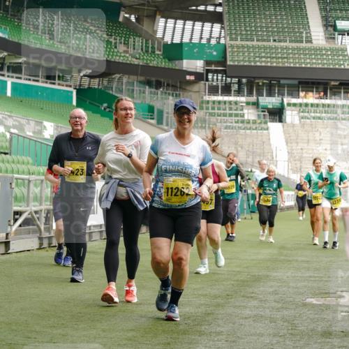 13.09.2026 - 21. swb-Marathon Bremen Michael Burmester http://msf.ph/oto/10426513 13.09.2026 10:49:47 Laufen im Stadion 10407, 10413, 10627, 10667, 10710, 10754, 11031, 11254, 11266, 11541, 11712, 11780, 11851, 11942, 11980, 12440, 12542, 10137, 10161, 10194, 10202, 10242, 10349, 10430, 10472, 10524, 10535, 10600, 10651, 10895, 10933, 10970, 11050, 11181, 11200, 11244, 11296, 11309, 11367, 11457, 11529, 11530, 11546, 11573, 11574, 11579, 11639, 11675, 11709, 11760, 11821, 12089, 12153, 12177, 12178 meine-sportfotos.de