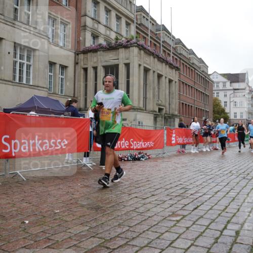 13.09.2026 - Kiel Lauf Yannick Fuchs http://msf.ph/oto/10426564 13.09.2026 11:04:41 Ziel 711, 1228, 1289, 1431, 4200, 4758, 4759, 5963, 6752, 8697, 8950, 8951, 9667, 9815, 9818, 10016, 10593, 12252, 12438, 12826, 460, 567, 978, 1204, 1316, 1554, 2062, 2298, 2654, 2662, 2750, 2758, 3140, 3141, 3195, 3336, 3961, 3963, 4155, 4870, 4936, 5806, 6010, 6092, 6310, 6962, 6963, 7016, 7157, 7451, 7686, 8835, 8956, 9067, 9806, 9980, 9987, 10130, 10776, 11050, 11151, 11152, 11856, 12179, 12826, 1056, 1861, 2093, 2804, 4211, 4391, 6443, 1902 meine-sportfotos.de