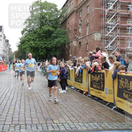 13.09.2026 - Kiel Lauf Yannick Fuchs http://msf.ph/oto/10426569 13.09.2026 09:47:10 Ziel 1235, 2587, 5167, 5217, 5351, 7461, 8524, 9091, 10009, 10076, 10224, 10742, 10744, 11862, 11964, 12635, 288, 1402, 2527, 2718, 2759, 2779, 3033, 3035, 3808, 4087, 4238, 4906, 4940, 5217, 5351, 6048, 6074, 6207, 6638, 7190, 7213, 7446, 7675, 7731, 7754, 7921, 8409, 8887, 8929, 8994, 9141, 9385, 10301, 10322, 10731, 12552, 12622, 12725, 544, 1324, 2870, 3192, 3629, 6072, 6575, 6639, 8231, 8540, 8777, 9634, 9936, 10555, 288, 3033, 3035, 6355, 6577, 7439, 9832, 10177 meine-sportfotos.de