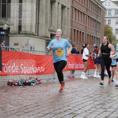 13.09.2026 - Kiel Lauf Yannick Fuchs http://msf.ph/oto/10426574 13.09.2026 11:04:43 Ziel 711, 1228, 1289, 1431, 4200, 4758, 4759, 5963, 6443, 6752, 8697, 8950, 8951, 9667, 9815, 9818, 10016, 10593, 11906, 12252, 12438, 460, 567, 978, 1204, 1316, 1554, 2062, 2298, 2654, 2662, 2750, 2758, 3140, 3141, 3195, 3336, 3961, 3963, 4155, 4870, 5806, 6010, 6092, 6310, 6962, 6963, 7016, 7157, 7451, 7686, 8835, 8956, 9067, 9667, 9806, 9980, 9987, 10130, 10776, 11050, 11151, 11152, 11856, 12179, 12826, 1056, 1861, 2093, 2142, 2804, 4211, 4391, 1902 meine-sportfotos.de