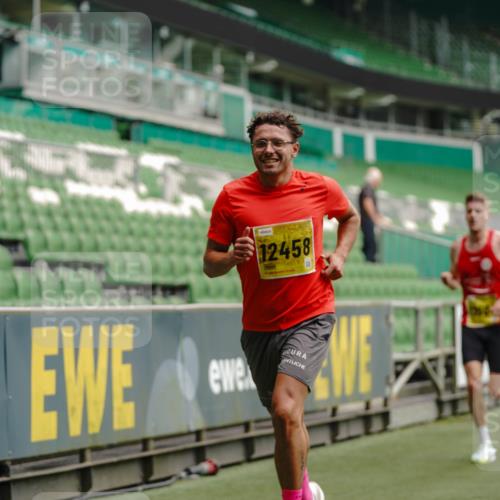 13.09.2026 - 21. swb-Marathon Bremen Michael Burmester http://msf.ph/oto/10426589 13.09.2026 10:17:05 Laufen im Stadion 10597, 12272, 12458, 13501, 13504, 13510, 13515, 13517, 13522, 13542, 13547, 13561, 13567, 13569, 13576, 13579, 13603, 13604, 13623, 13635 meine-sportfotos.de