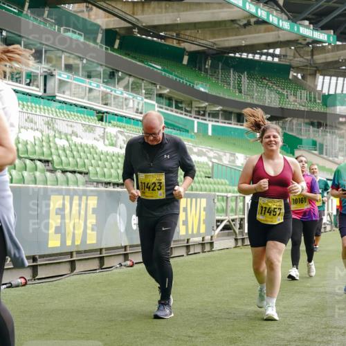 13.09.2026 - 21. swb-Marathon Bremen Michael Burmester http://msf.ph/oto/10426590 13.09.2026 10:49:51 Laufen im Stadion 10407, 10413, 10627, 10667, 10710, 10754, 11031, 11254, 11266, 11541, 11712, 11780, 11851, 11942, 11980, 12440, 12542, 10137, 10161, 10202, 10242, 10349, 10430, 10472, 10524, 10535, 10651, 10895, 10933, 10970, 11050, 11181, 11200, 11244, 11296, 11309, 11367, 11457, 11529, 11530, 11546, 11573, 11574, 11579, 11639, 11675, 11709, 11760, 11821, 12089, 12153, 12177, 12178 meine-sportfotos.de