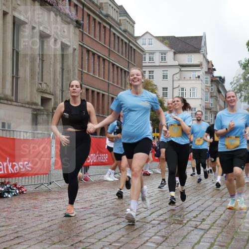 13.09.2026 - Kiel Lauf Yannick Fuchs http://msf.ph/oto/10426592 13.09.2026 11:04:44 Ziel 711, 1228, 1289, 1431, 4200, 4758, 4759, 5963, 6443, 6752, 8697, 8950, 8951, 9815, 9818, 10016, 10593, 11906, 12252, 12438, 460, 567, 978, 1204, 1316, 1554, 2062, 2298, 2654, 2662, 2750, 2758, 3140, 3141, 3195, 3336, 3961, 3963, 4155, 4758, 4759, 4870, 5806, 6010, 6092, 6310, 6962, 6963, 7016, 7157, 7451, 7686, 8835, 8956, 9067, 9667, 9806, 9980, 9987, 10776, 11050, 11151, 11152, 11856, 12179, 12826, 1056, 1861, 2093, 2142, 2804, 4211, 4391, 1902 meine-sportfotos.de