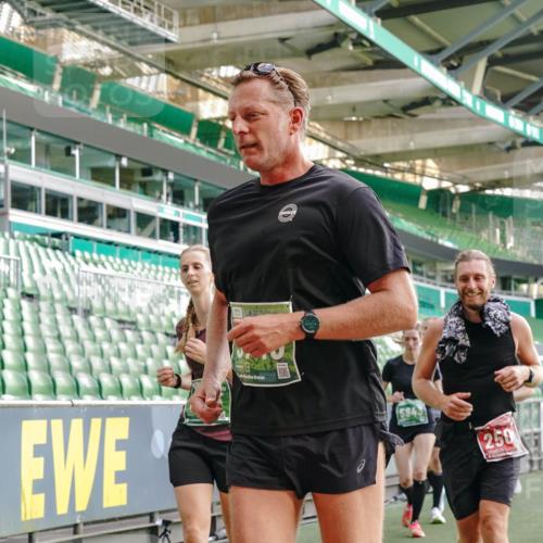13.09.2026 - 21. swb-Marathon Bremen Michael Burmester http://msf.ph/oto/10426606 13.09.2026 13:25:15 Laufen im Stadion 137, 182, 213, 294, 505, 530, 543, 548, 645, 721, 723, 739, 743, 752, 815, 818, 966, 1273, 1283, 1410, 1443, 1459, 1463, 1471, 1487, 1491, 1504, 1515, 1530, 1561, 1744, 1828, 1830, 1944, 1953, 2058, 2059, 2095, 2211, 2252, 2267, 2271, 2298, 2308, 2312, 2323, 2354, 2382, 2384, 2465, 2483, 2497, 2503, 2506, 2554, 2571, 2591, 2644, 2752, 2762, 2776, 2833, 2878, 2896, 2981, 3005, 3062, 3097, 3142, 3172, 3211, 3259, 3289, 3298, 3306, 3312, 3329, 3381, 3390 meine-sportfotos.de