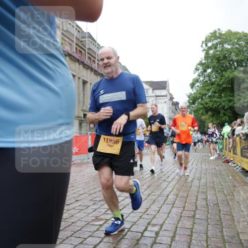 13.09.2026 - Kiel Lauf Yannick Fuchs http://msf.ph/oto/10426616 13.09.2026 11:04:49 Ziel 711, 1056, 1228, 1289, 1431, 1861, 2804, 4211, 5963, 6443, 6752, 8697, 9815, 10016, 10217, 10484, 10593, 11906, 11948, 12406, 12438, 12472, 460, 567, 1204, 1316, 1554, 2298, 2654, 2662, 2750, 2758, 3140, 3141, 3195, 3336, 3961, 3963, 4155, 4200, 4758, 4759, 4870, 5806, 6010, 6092, 6310, 6962, 6963, 7157, 7451, 7686, 8835, 8950, 8951, 8956, 9067, 9667, 9806, 9815, 9818, 9980, 9987, 11050, 11856, 12179, 12252, 12826, 1186, 2093, 2142, 2308, 4262, 4391, 5002, 3963 meine-sportfotos.de