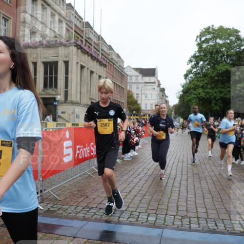 13.09.2026 - Kiel Lauf Yannick Fuchs http://msf.ph/oto/10426642 13.09.2026 09:47:15 Ziel 1235, 2587, 5167, 7461, 8524, 9091, 10076, 10224, 10555, 10742, 10744, 11862, 11964, 12635, 1402, 2527, 2718, 2759, 2779, 3808, 4087, 4238, 4906, 4940, 5217, 5351, 6048, 6074, 6207, 6638, 7190, 7213, 7446, 7731, 7921, 8409, 8887, 8994, 9141, 9385, 10009, 10301, 10322, 10731, 12622, 12725, 544, 591, 1324, 2870, 3192, 3629, 4480, 5517, 6072, 6575, 6639, 6696, 8231, 8503, 8540, 8777, 9634, 9936, 10789, 288, 3033, 3035, 4906, 6048, 10177 meine-sportfotos.de