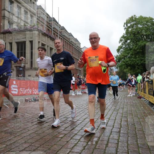 13.09.2026 - Kiel Lauf Yannick Fuchs http://msf.ph/oto/10426643 13.09.2026 11:04:50 Ziel 711, 1056, 1228, 1289, 1431, 1861, 2804, 4211, 4391, 5963, 6443, 6752, 8697, 9647, 10016, 10217, 10484, 10593, 11906, 11948, 12406, 12438, 12472, 567, 1554, 2298, 2654, 2662, 2750, 2758, 3140, 3141, 3195, 3961, 3963, 4155, 4200, 4758, 4759, 4870, 6010, 6310, 6962, 6963, 7157, 7451, 7686, 8697, 8835, 8950, 8951, 8956, 9067, 9667, 9806, 9815, 9818, 9980, 9987, 11050, 12179, 12252, 12826, 1186, 2093, 2142, 2308, 4262, 5002, 3963 meine-sportfotos.de