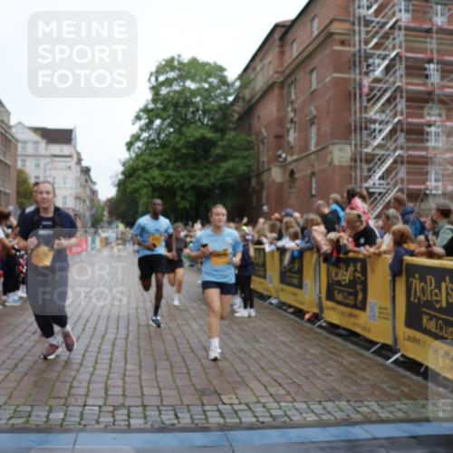 13.09.2026 - Kiel Lauf Yannick Fuchs http://msf.ph/oto/10426651 13.09.2026 09:47:15 Ziel 1235, 2587, 5167, 7461, 8524, 9091, 10076, 10224, 10555, 10742, 10744, 11862, 11964, 12635, 1402, 2527, 2718, 2759, 2779, 3808, 4087, 4238, 4906, 4940, 5217, 5351, 6048, 6074, 6207, 6638, 7190, 7213, 7446, 7731, 7921, 8409, 8887, 8994, 9141, 9385, 10009, 10301, 10322, 10731, 12622, 12725, 544, 591, 1324, 2870, 3192, 3629, 4480, 5517, 6072, 6575, 6639, 6696, 8231, 8503, 8540, 8777, 9634, 9936, 10789, 288, 3033, 3035, 4906, 6048, 10177 meine-sportfotos.de