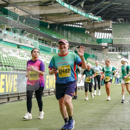 13.09.2026 - 21. swb-Marathon Bremen Michael Burmester http://msf.ph/oto/10426660 13.09.2026 10:49:54 Laufen im Stadion 10413, 10627, 10667, 10710, 10754, 11031, 11254, 11266, 11541, 11712, 11780, 11851, 11942, 11980, 12440, 10137, 10161, 10202, 10242, 10349, 10430, 10472, 10524, 10535, 10651, 10895, 10933, 10970, 11050, 11181, 11200, 11244, 11296, 11309, 11367, 11457, 11529, 11530, 11546, 11573, 11574, 11579, 11639, 11675, 11709, 11760, 11821, 12153, 12177, 12178 meine-sportfotos.de