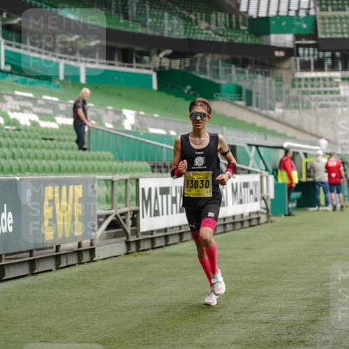 13.09.2026 - 21. swb-Marathon Bremen Michael Burmester http://msf.ph/oto/10426708 13.09.2026 10:17:13 Laufen im Stadion 10597, 12272, 12458, 13501, 13504, 13510, 13515, 13517, 13522, 13542, 13547, 13561, 13567, 13569, 13576, 13579, 13603, 13604, 13623, 13630, 13635 meine-sportfotos.de