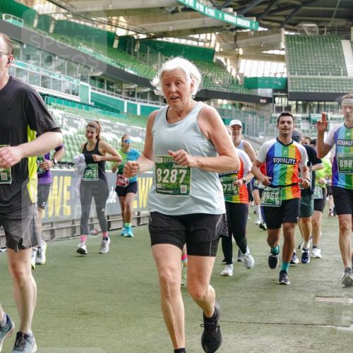 13.09.2026 - 21. swb-Marathon Bremen Michael Burmester http://msf.ph/oto/10426713 13.09.2026 13:25:18 Laufen im Stadion 137, 182, 213, 294, 505, 530, 543, 548, 645, 723, 739, 743, 752, 815, 818, 966, 1273, 1283, 1410, 1443, 1459, 1463, 1471, 1487, 1491, 1504, 1515, 1530, 1561, 1618, 1744, 1828, 1830, 1944, 1953, 2058, 2059, 2095, 2211, 2252, 2267, 2271, 2298, 2308, 2312, 2323, 2354, 2382, 2384, 2465, 2483, 2497, 2503, 2506, 2554, 2571, 2591, 2644, 2656, 2675, 2752, 2762, 2776, 2833, 2878, 2896, 2981, 3005, 3062, 3097, 3142, 3172, 3211, 3259, 3298, 3306, 3312, 3329, 3381, 3390, 3433 meine-sportfotos.de