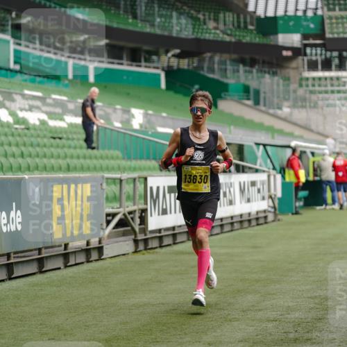 13.09.2026 - 21. swb-Marathon Bremen Michael Burmester http://msf.ph/oto/10426722 13.09.2026 10:17:13 Laufen im Stadion 10597, 12272, 12458, 13501, 13504, 13510, 13515, 13517, 13522, 13542, 13547, 13561, 13567, 13569, 13576, 13579, 13603, 13604, 13623, 13630, 13635 meine-sportfotos.de