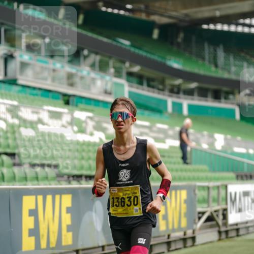 13.09.2026 - 21. swb-Marathon Bremen Michael Burmester http://msf.ph/oto/10426737 13.09.2026 10:17:14 Laufen im Stadion 10597, 12272, 12458, 13501, 13504, 13510, 13515, 13517, 13522, 13542, 13547, 13561, 13567, 13569, 13576, 13579, 13603, 13604, 13623, 13630, 13635 meine-sportfotos.de