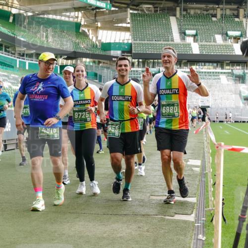 13.09.2026 - 21. swb-Marathon Bremen Michael Burmester http://msf.ph/oto/10426739 13.09.2026 13:25:19 Laufen im Stadion 182, 213, 294, 505, 530, 543, 548, 645, 723, 739, 743, 752, 815, 818, 966, 1273, 1283, 1410, 1443, 1459, 1463, 1471, 1487, 1491, 1504, 1515, 1530, 1561, 1618, 1744, 1828, 1830, 1944, 1953, 2058, 2059, 2095, 2211, 2252, 2267, 2271, 2298, 2308, 2312, 2323, 2354, 2382, 2384, 2465, 2483, 2497, 2506, 2554, 2571, 2591, 2644, 2656, 2675, 2752, 2762, 2776, 2833, 2878, 2896, 2981, 3005, 3062, 3097, 3142, 3172, 3211, 3259, 3298, 3306, 3312, 3329, 3381, 3390, 3433 meine-sportfotos.de