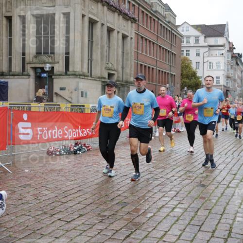 13.09.2026 - Kiel Lauf Yannick Fuchs http://msf.ph/oto/10426746 13.09.2026 11:05:07 Ziel 1186, 2093, 2142, 2308, 4262, 5002, 5021, 8149, 9330, 9605, 10003, 10138, 711, 1056, 1228, 1289, 1431, 1861, 2093, 2804, 4200, 4211, 4391, 4758, 4759, 5963, 6393, 6443, 6752, 8149, 8697, 8950, 8951, 9647, 9667, 9815, 9818, 10016, 10217, 10484, 10593, 10679, 11906, 11948, 12252, 12406, 12438, 12472, 1476, 2070, 3122, 3159, 3284, 6447, 7386, 7716, 7860, 8124, 8949, 10133, 11094, 11160, 11341, 567, 1554, 2298, 2758, 4200, 4758, 4759, 9667, 12826 meine-sportfotos.de