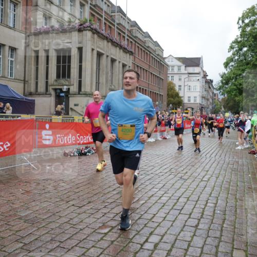 13.09.2026 - Kiel Lauf Yannick Fuchs http://msf.ph/oto/10426764 13.09.2026 11:05:09 Ziel 1186, 2142, 2308, 3159, 4262, 5002, 5021, 8124, 9330, 9605, 10003, 10138, 711, 1056, 1228, 1289, 1431, 1861, 2093, 2804, 4200, 4211, 4391, 4758, 4759, 5963, 6393, 6443, 6752, 8149, 8697, 8950, 8951, 9647, 9815, 9818, 10016, 10217, 10484, 10593, 10679, 11906, 11948, 12252, 12406, 12438, 12472, 1476, 1491, 2070, 3122, 3284, 3421, 6447, 7386, 7716, 7860, 8334, 8949, 10133, 11094, 11160, 11341, 567, 2298, 2758, 4200, 4758, 4759, 8950, 8951, 9667, 12826 meine-sportfotos.de