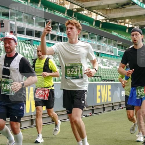 13.09.2026 - 21. swb-Marathon Bremen Michael Burmester http://msf.ph/oto/10426766 13.09.2026 13:02:17 Laufen im Stadion 150, 242, 282, 318, 440, 531, 687, 722, 930, 936, 946, 1006, 1067, 1163, 1250, 1436, 1448, 1460, 1582, 1611, 1896, 2033, 2047, 2062, 2276, 2292, 2345, 2364, 2370, 2378, 2409, 2421, 2485, 2491, 2513, 2560, 2561, 2627, 2638, 2666, 2668, 2779, 2900, 2987, 3013, 3044, 3114, 3163, 3164, 3187, 3248, 3258, 3294, 3334, 3372, 3374, 3375, 3392, 3496, 3524, 3526, 3527, 3576, 3585, 3603, 3667, 3721, 3806, 3852, 3893, 3938, 3970, 3983, 4000, 4077, 4133, 4506, 4558 meine-sportfotos.de