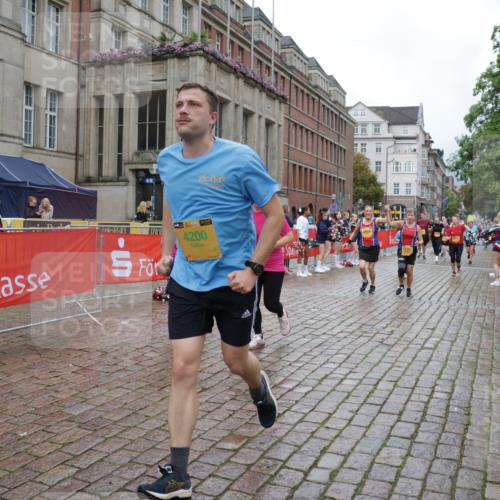 13.09.2026 - Kiel Lauf Yannick Fuchs http://msf.ph/oto/10426771 13.09.2026 11:05:09 Ziel 1186, 2142, 2308, 3159, 4262, 5002, 5021, 8124, 9330, 9605, 10003, 10138, 711, 1056, 1228, 1289, 1431, 1861, 2093, 2804, 4200, 4211, 4391, 4758, 4759, 5963, 6393, 6443, 6752, 8149, 8697, 8950, 8951, 9647, 9815, 9818, 10016, 10217, 10484, 10593, 10679, 11906, 11948, 12252, 12406, 12438, 12472, 1476, 1491, 2070, 3122, 3284, 3421, 6447, 7386, 7716, 7860, 8334, 8949, 10133, 11094, 11160, 11341, 567, 2298, 2758, 4200, 4758, 4759, 8950, 8951, 9667, 12826 meine-sportfotos.de