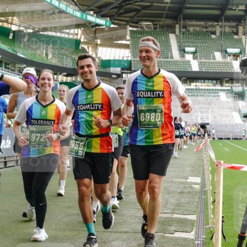 13.09.2026 - 21. swb-Marathon Bremen Michael Burmester http://msf.ph/oto/10426783 13.09.2026 13:25:20 Laufen im Stadion 182, 213, 294, 505, 530, 543, 548, 645, 723, 739, 743, 752, 815, 818, 966, 1273, 1283, 1410, 1443, 1459, 1463, 1471, 1487, 1491, 1504, 1515, 1530, 1561, 1618, 1744, 1828, 1830, 1944, 1953, 2058, 2059, 2095, 2211, 2252, 2267, 2271, 2298, 2308, 2312, 2323, 2354, 2382, 2384, 2465, 2483, 2497, 2506, 2554, 2571, 2591, 2644, 2656, 2675, 2752, 2762, 2776, 2833, 2878, 2896, 2981, 3005, 3062, 3097, 3142, 3172, 3211, 3259, 3298, 3306, 3312, 3329, 3381, 3390, 3433 meine-sportfotos.de