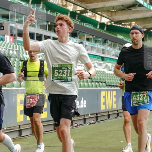 13.09.2026 - 21. swb-Marathon Bremen Michael Burmester http://msf.ph/oto/10426789 13.09.2026 13:02:18 Laufen im Stadion 150, 282, 318, 440, 531, 722, 930, 936, 946, 1006, 1067, 1163, 1250, 1436, 1448, 1460, 1582, 1611, 1896, 2033, 2047, 2062, 2276, 2292, 2345, 2364, 2370, 2378, 2409, 2421, 2485, 2491, 2513, 2560, 2561, 2627, 2638, 2666, 2668, 2779, 2900, 2987, 3013, 3044, 3114, 3163, 3164, 3187, 3248, 3258, 3294, 3334, 3372, 3374, 3375, 3392, 3496, 3524, 3526, 3527, 3576, 3585, 3603, 3667, 3721, 3806, 3852, 3893, 3938, 3970, 3983, 4000, 4077, 4133, 4506, 4558 meine-sportfotos.de