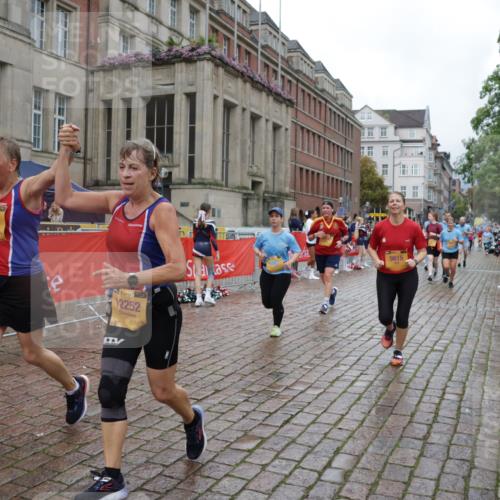 13.09.2026 - Kiel Lauf Yannick Fuchs http://msf.ph/oto/10426801 13.09.2026 11:05:12 Ziel 1186, 2142, 2308, 3159, 4262, 5002, 5021, 7860, 8124, 9605, 10003, 11094, 711, 1056, 1228, 1289, 1431, 1861, 2093, 2804, 4211, 4391, 5021, 5963, 6393, 6443, 6752, 8149, 8697, 9330, 9647, 9815, 9818, 10016, 10138, 10217, 10484, 10593, 10679, 11906, 11948, 12252, 12406, 12438, 12472, 1476, 1491, 2070, 2365, 3122, 3284, 3421, 5909, 6447, 7386, 7716, 7899, 8334, 8949, 10133, 11160, 11341, 4200, 4758, 4759, 8697, 8950, 8951, 9667, 12826 meine-sportfotos.de
