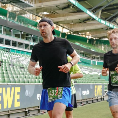 13.09.2026 - 21. swb-Marathon Bremen Michael Burmester http://msf.ph/oto/10426820 13.09.2026 13:02:18 Laufen im Stadion 150, 282, 318, 440, 531, 722, 930, 936, 946, 1006, 1067, 1163, 1250, 1436, 1448, 1460, 1582, 1611, 1896, 2033, 2047, 2062, 2276, 2292, 2345, 2364, 2370, 2378, 2409, 2421, 2485, 2491, 2513, 2560, 2561, 2627, 2638, 2666, 2668, 2779, 2900, 2987, 3013, 3044, 3114, 3163, 3164, 3187, 3248, 3258, 3294, 3334, 3372, 3374, 3375, 3392, 3496, 3524, 3526, 3527, 3576, 3585, 3603, 3667, 3721, 3806, 3852, 3893, 3938, 3970, 3983, 4000, 4077, 4133, 4506, 4558 meine-sportfotos.de