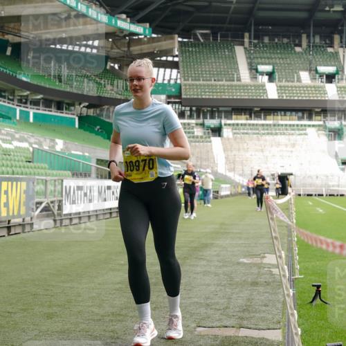 13.09.2026 - 21. swb-Marathon Bremen Michael Burmester http://msf.ph/oto/10426821 13.09.2026 10:50:01 Laufen im Stadion 10413, 10627, 10667, 10710, 10754, 11031, 11254, 11266, 11541, 11712, 11780, 11851, 11942, 11980, 12440, 10161, 10202, 10242, 10349, 10472, 10524, 10535, 10651, 10895, 10933, 10970, 11050, 11181, 11244, 11296, 11309, 11367, 11457, 11529, 11530, 11546, 11573, 11574, 11579, 11639, 11675, 11709, 11760, 11821, 12153, 12157, 12177, 12178 meine-sportfotos.de