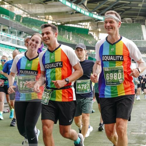 13.09.2026 - 21. swb-Marathon Bremen Michael Burmester http://msf.ph/oto/10426825 13.09.2026 13:25:21 Laufen im Stadion 213, 294, 505, 530, 543, 548, 645, 723, 739, 743, 752, 815, 818, 966, 1273, 1283, 1410, 1443, 1459, 1463, 1471, 1487, 1491, 1504, 1515, 1530, 1561, 1618, 1744, 1828, 1830, 1944, 1953, 2058, 2059, 2095, 2211, 2252, 2267, 2271, 2298, 2308, 2312, 2323, 2354, 2382, 2384, 2465, 2483, 2497, 2506, 2554, 2571, 2591, 2644, 2656, 2675, 2752, 2762, 2776, 2833, 2878, 2896, 2981, 3005, 3062, 3097, 3142, 3172, 3211, 3259, 3298, 3306, 3312, 3329, 3381, 3390, 3433 meine-sportfotos.de