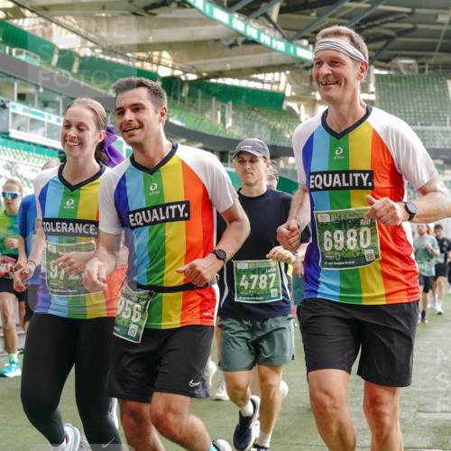 13.09.2026 - 21. swb-Marathon Bremen Michael Burmester http://msf.ph/oto/10426835 13.09.2026 13:25:21 Laufen im Stadion 213, 294, 505, 530, 543, 548, 645, 723, 739, 743, 752, 815, 818, 966, 1273, 1283, 1410, 1443, 1459, 1463, 1471, 1487, 1491, 1504, 1515, 1530, 1561, 1618, 1744, 1828, 1830, 1944, 1953, 2058, 2059, 2095, 2211, 2252, 2267, 2271, 2298, 2308, 2312, 2323, 2354, 2382, 2384, 2465, 2483, 2497, 2506, 2554, 2571, 2591, 2644, 2656, 2675, 2752, 2762, 2776, 2833, 2878, 2896, 2981, 3005, 3062, 3097, 3142, 3172, 3211, 3259, 3298, 3306, 3312, 3329, 3381, 3390, 3433 meine-sportfotos.de