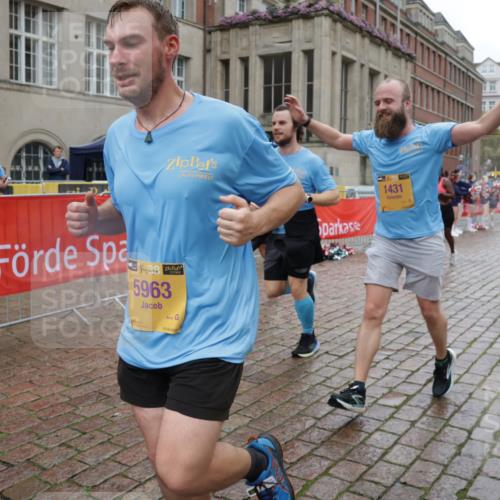13.09.2026 - Kiel Lauf Yannick Fuchs http://msf.ph/oto/10426847 13.09.2026 11:05:18 Ziel 1186, 1476, 2070, 3122, 3159, 3284, 5002, 6447, 7386, 7716, 7860, 8124, 8949, 10133, 11094, 11341, 1056, 1186, 1228, 1289, 1431, 1861, 2093, 2142, 2308, 2804, 4211, 4262, 4391, 5002, 5021, 5963, 6393, 6443, 6752, 8149, 9330, 9605, 9647, 10003, 10138, 10217, 10484, 10593, 10679, 11906, 11948, 12406, 12438, 12472, 1491, 2365, 3352, 3421, 4979, 5888, 5909, 5954, 6162, 7899, 8334, 9480, 9589, 9747, 10599, 11160, 11618, 711, 1228, 1289, 1431, 5963, 6752, 8697, 8950, 8951 meine-sportfotos.de