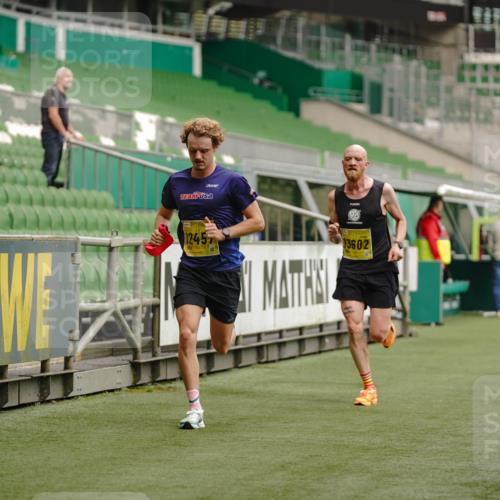 13.09.2026 - 21. swb-Marathon Bremen Michael Burmester http://msf.ph/oto/10426863 13.09.2026 10:17:28 Laufen im Stadion 10597, 12272, 12457, 12458, 13501, 13504, 13510, 13515, 13517, 13522, 13542, 13547, 13554, 13561, 13567, 13569, 13571, 13572, 13576, 13579, 13602, 13603, 13604, 13623, 13630, 13635 meine-sportfotos.de