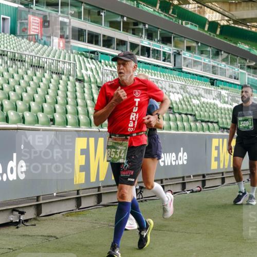 13.09.2026 - 21. swb-Marathon Bremen Michael Burmester http://msf.ph/oto/10426898 13.09.2026 13:25:25 Laufen im Stadion 213, 294, 505, 530, 543, 548, 645, 723, 739, 752, 815, 818, 966, 1273, 1283, 1410, 1443, 1459, 1463, 1471, 1487, 1491, 1504, 1515, 1530, 1561, 1618, 1744, 1828, 1830, 1944, 1953, 2058, 2059, 2095, 2211, 2252, 2267, 2271, 2298, 2308, 2312, 2323, 2354, 2382, 2384, 2465, 2483, 2497, 2506, 2508, 2554, 2558, 2571, 2591, 2644, 2656, 2675, 2752, 2762, 2776, 2833, 2878, 2896, 2970, 2981, 3005, 3062, 3097, 3142, 3172, 3211, 3259, 3298, 3306, 3312, 3329, 3381, 3390, 3433 meine-sportfotos.de