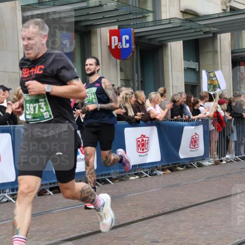 13.09.2026 - 21. swb-Marathon Bremen Strokosch-Dieckow http://msf.ph/oto/10426912 13.09.2026 13:06:48 Ziel 749, 1540, 1863, 3794, 3973, 4808, 6053, 7636, 7876, 8888, 8980, 9708, 9927, 508, 521, 788, 1009, 1770, 1921, 2832, 3127, 3910, 4574, 4777, 5238, 6784, 6951, 7590, 8580 meine-sportfotos.de