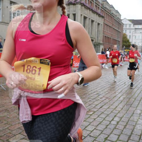 13.09.2026 - Kiel Lauf Yannick Fuchs http://msf.ph/oto/10426913 13.09.2026 11:05:28 Ziel 1476, 1491, 2070, 2365, 3122, 3284, 3421, 5888, 5909, 5954, 6447, 7386, 7716, 7899, 8334, 8949, 9589, 9747, 10133, 11160, 11341, 1186, 1861, 2093, 2142, 2308, 3159, 4262, 4391, 5002, 5021, 6393, 7860, 8124, 8149, 9330, 9605, 9647, 10003, 10138, 10484, 10679, 11094, 11948, 12406, 2959, 3352, 4058, 4148, 4153, 4764, 4979, 5526, 6162, 6668, 8323, 8498, 8879, 9279, 9480, 10386, 10557, 10599, 11049, 11618, 12012, 12233, 1056, 1861, 2804, 4211, 4391, 6393, 6443 meine-sportfotos.de