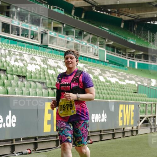 13.09.2026 - 21. swb-Marathon Bremen Michael Burmester http://msf.ph/oto/10426919 13.09.2026 10:50:14 Laufen im Stadion 10413, 10573, 10627, 10667, 10710, 10754, 11031, 11254, 11266, 11712, 11780, 11851, 11942, 12440, 10161, 10349, 10472, 10535, 10895, 10933, 10970, 11050, 11181, 11244, 11296, 11309, 11367, 11457, 11529, 11530, 11546, 11573, 11574, 11579, 11639, 11675, 11709, 11760, 11821, 12157 meine-sportfotos.de