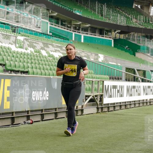13.09.2026 - 21. swb-Marathon Bremen Michael Burmester http://msf.ph/oto/10426931 13.09.2026 10:50:16 Laufen im Stadion 10413, 10573, 10627, 10667, 10710, 10754, 11031, 11254, 11266, 11712, 11780, 11807, 11851, 11942, 12440, 10161, 10349, 10472, 10535, 10895, 10933, 10970, 11050, 11181, 11244, 11296, 11309, 11367, 11457, 11529, 11530, 11546, 11573, 11574, 11579, 11639, 11675, 11709, 11760, 11821, 12157 meine-sportfotos.de