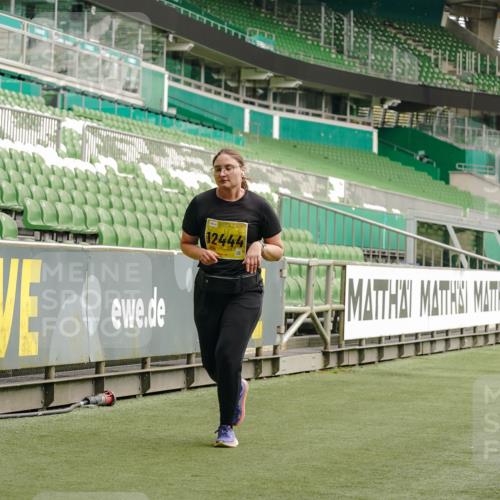 13.09.2026 - 21. swb-Marathon Bremen Michael Burmester http://msf.ph/oto/10426942 13.09.2026 10:50:16 Laufen im Stadion 10413, 10573, 10627, 10667, 10710, 10754, 11031, 11254, 11266, 11712, 11780, 11807, 11851, 11942, 12440, 10161, 10349, 10472, 10535, 10895, 10933, 10970, 11050, 11181, 11244, 11296, 11309, 11367, 11457, 11529, 11530, 11546, 11573, 11574, 11579, 11639, 11675, 11709, 11760, 11821, 12157 meine-sportfotos.de