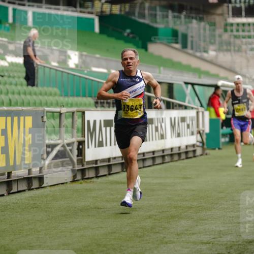 13.09.2026 - 21. swb-Marathon Bremen Michael Burmester http://msf.ph/oto/10426955 13.09.2026 10:17:36 Laufen im Stadion 10597, 12272, 12457, 12458, 13501, 13504, 13510, 13515, 13517, 13522, 13542, 13543, 13547, 13554, 13561, 13567, 13569, 13571, 13572, 13576, 13579, 13582, 13602, 13603, 13604, 13623, 13630, 13635, 13643 meine-sportfotos.de
