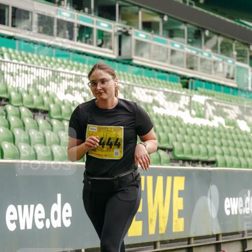 13.09.2026 - 21. swb-Marathon Bremen Michael Burmester http://msf.ph/oto/10426956 13.09.2026 10:50:18 Laufen im Stadion 10413, 10573, 10627, 10667, 10710, 10754, 11031, 11254, 11266, 11352, 11496, 11712, 11780, 11807, 11851, 11942, 12440, 10161, 10349, 10472, 10535, 10895, 10933, 10970, 11050, 11181, 11244, 11296, 11309, 11367, 11457, 11529, 11530, 11546, 11573, 11574, 11579, 11639, 11663, 11675, 11709, 11760, 11821, 12157, 12340 meine-sportfotos.de