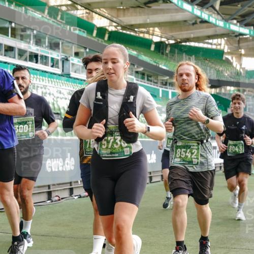 13.09.2026 - 21. swb-Marathon Bremen Michael Burmester http://msf.ph/oto/10426976 13.09.2026 13:25:28 Laufen im Stadion 213, 294, 505, 530, 543, 548, 645, 723, 739, 752, 815, 818, 966, 1283, 1410, 1443, 1459, 1463, 1471, 1487, 1491, 1504, 1515, 1530, 1561, 1618, 1744, 1828, 1830, 1944, 1953, 2058, 2059, 2095, 2211, 2252, 2267, 2271, 2298, 2308, 2312, 2323, 2354, 2382, 2384, 2483, 2497, 2506, 2508, 2554, 2558, 2571, 2591, 2644, 2656, 2675, 2752, 2762, 2776, 2833, 2878, 2896, 2970, 2981, 3005, 3062, 3097, 3142, 3172, 3211, 3259, 3298, 3306, 3312, 3329, 3381, 3390, 3433 meine-sportfotos.de
