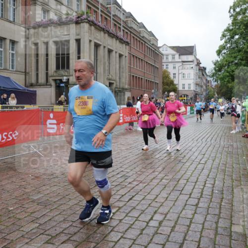 13.09.2026 - Kiel Lauf Yannick Fuchs http://msf.ph/oto/10426989 13.09.2026 11:05:40 Ziel 2365, 3352, 4979, 5888, 5909, 5954, 6162, 6668, 7899, 8498, 9480, 9589, 9747, 10386, 10599, 11618, 12012, 12233, 1186, 1476, 1491, 2070, 2308, 3122, 3159, 3284, 3421, 4262, 5002, 5909, 6447, 7386, 7716, 7860, 8124, 8334, 8949, 9605, 10133, 11094, 11160, 11341, 1359, 2959, 3475, 4058, 4148, 4153, 4392, 4764, 4980, 5187, 5526, 5756, 5925, 6307, 6823, 7942, 8295, 8323, 8452, 8879, 9016, 9279, 9757, 10557, 10830, 11049, 11218, 12133, 12356, 12649 meine-sportfotos.de