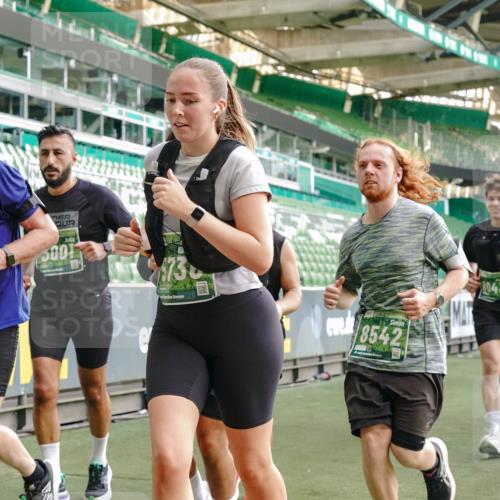 13.09.2026 - 21. swb-Marathon Bremen Michael Burmester http://msf.ph/oto/10426990 13.09.2026 13:25:28 Laufen im Stadion 213, 294, 505, 530, 543, 548, 645, 723, 739, 752, 815, 818, 966, 1283, 1410, 1443, 1459, 1463, 1471, 1487, 1491, 1504, 1515, 1530, 1561, 1618, 1744, 1828, 1830, 1944, 1953, 2058, 2059, 2095, 2211, 2252, 2267, 2271, 2298, 2308, 2312, 2323, 2354, 2382, 2384, 2483, 2497, 2506, 2508, 2554, 2558, 2571, 2591, 2644, 2656, 2675, 2752, 2762, 2776, 2833, 2878, 2896, 2970, 2981, 3005, 3062, 3097, 3142, 3172, 3211, 3259, 3298, 3306, 3312, 3329, 3381, 3390, 3433 meine-sportfotos.de