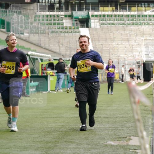 13.09.2026 - 21. swb-Marathon Bremen Michael Burmester http://msf.ph/oto/10426994 13.09.2026 10:50:37 Laufen im Stadion 10533, 10534, 10573, 10627, 10667, 10710, 11031, 11254, 11266, 11352, 11496, 11712, 11780, 11807, 11851, 12440, 12535, 10161, 10264, 10349, 10535, 10895, 10933, 10970, 11050, 11104, 11244, 11262, 11296, 11443, 11457, 11529, 11530, 11546, 11573, 11574, 11579, 11639, 11663, 11675, 11760, 12157, 12340, 12444 meine-sportfotos.de