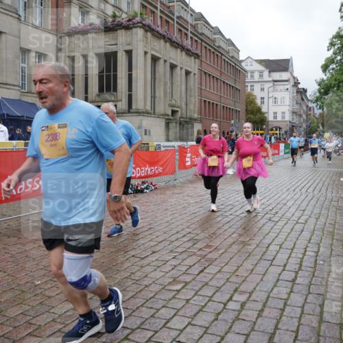 13.09.2026 - Kiel Lauf Yannick Fuchs http://msf.ph/oto/10426999 13.09.2026 11:05:40 Ziel 2365, 3352, 4979, 5888, 5909, 5954, 6162, 6668, 7899, 8498, 9480, 9589, 9747, 10386, 10599, 11618, 12012, 12233, 1186, 1476, 1491, 2070, 2308, 3122, 3159, 3284, 3421, 4262, 5002, 5909, 6447, 7386, 7716, 7860, 8124, 8334, 8949, 9605, 10133, 11094, 11160, 11341, 1359, 2959, 3475, 4058, 4148, 4153, 4392, 4764, 4980, 5187, 5526, 5756, 5925, 6307, 6823, 7942, 8295, 8323, 8452, 8879, 9016, 9279, 9757, 10557, 10830, 11049, 11218, 12133, 12356, 12649 meine-sportfotos.de