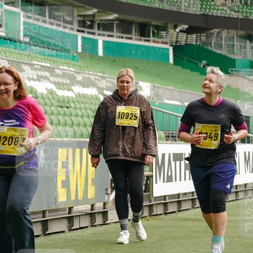 13.09.2026 - 21. swb-Marathon Bremen Michael Burmester http://msf.ph/oto/10427010 13.09.2026 10:50:38 Laufen im Stadion 10533, 10534, 10573, 10627, 10667, 10710, 11031, 11254, 11266, 11352, 11496, 11712, 11780, 11807, 11851, 12440, 12535, 10161, 10264, 10349, 10535, 10895, 10933, 10970, 11050, 11104, 11244, 11262, 11296, 11443, 11457, 11529, 11530, 11546, 11573, 11574, 11579, 11639, 11663, 11675, 11760, 12157, 12340, 12444 meine-sportfotos.de