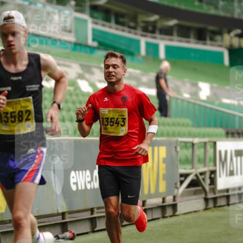 13.09.2026 - 21. swb-Marathon Bremen Michael Burmester http://msf.ph/oto/10427044 13.09.2026 10:17:41 Laufen im Stadion 10597, 12272, 12457, 12458, 13501, 13504, 13510, 13515, 13517, 13522, 13542, 13543, 13547, 13554, 13561, 13567, 13569, 13571, 13572, 13576, 13579, 13582, 13602, 13603, 13604, 13623, 13630, 13635, 13643 meine-sportfotos.de
